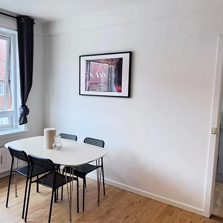 Bright And Cozy In North Copenhagen Close To Nature Apartamento